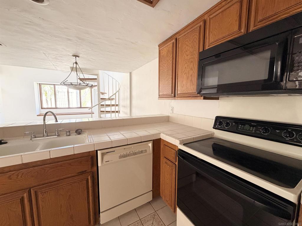 4012 Nobel 303 Property Photo 57