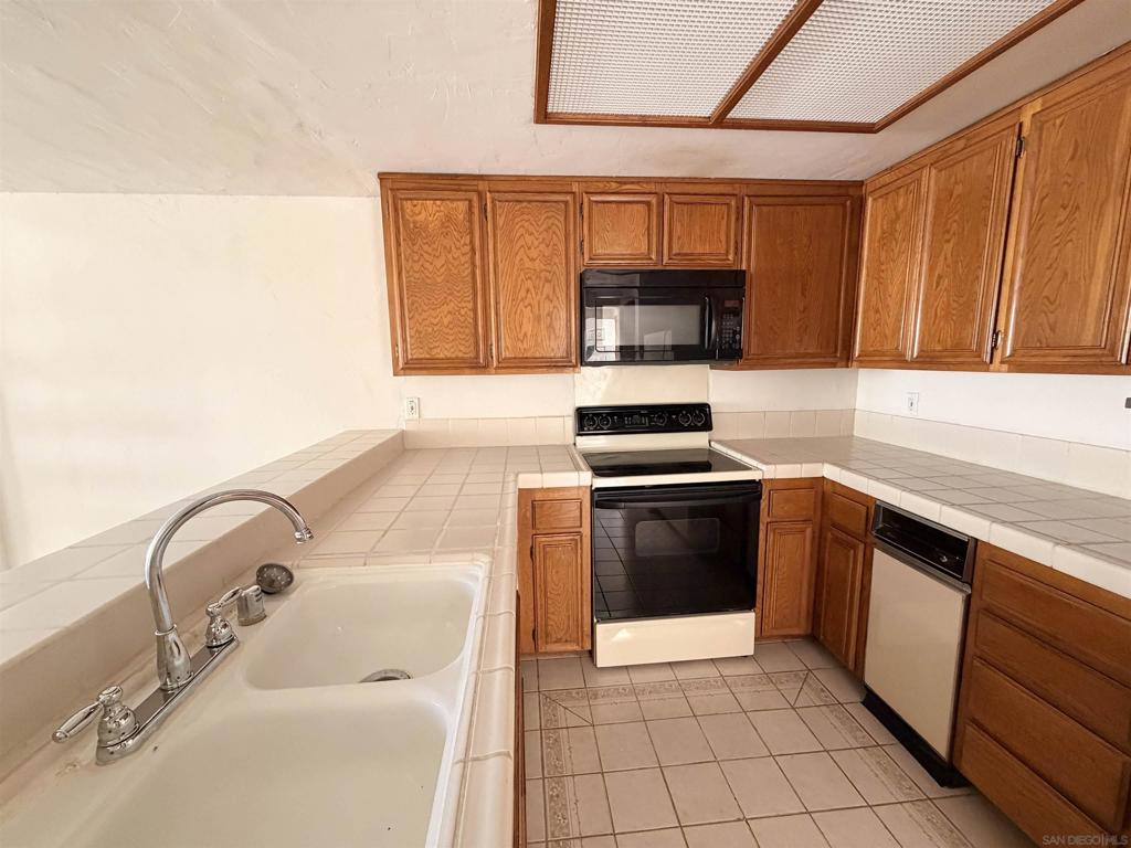 4012 Nobel 303 Property Photo 58