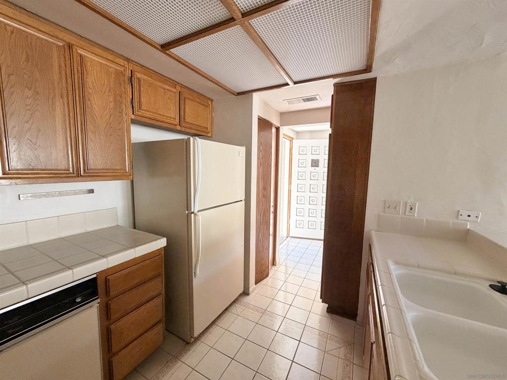 4012 Nobel 303 Property Photo 59