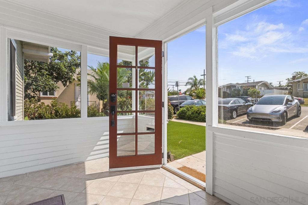 4586 4590 Arizona St Property Photo 6