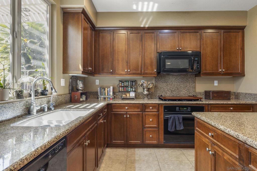 26659 Cactus Creek Way Property Photo 7