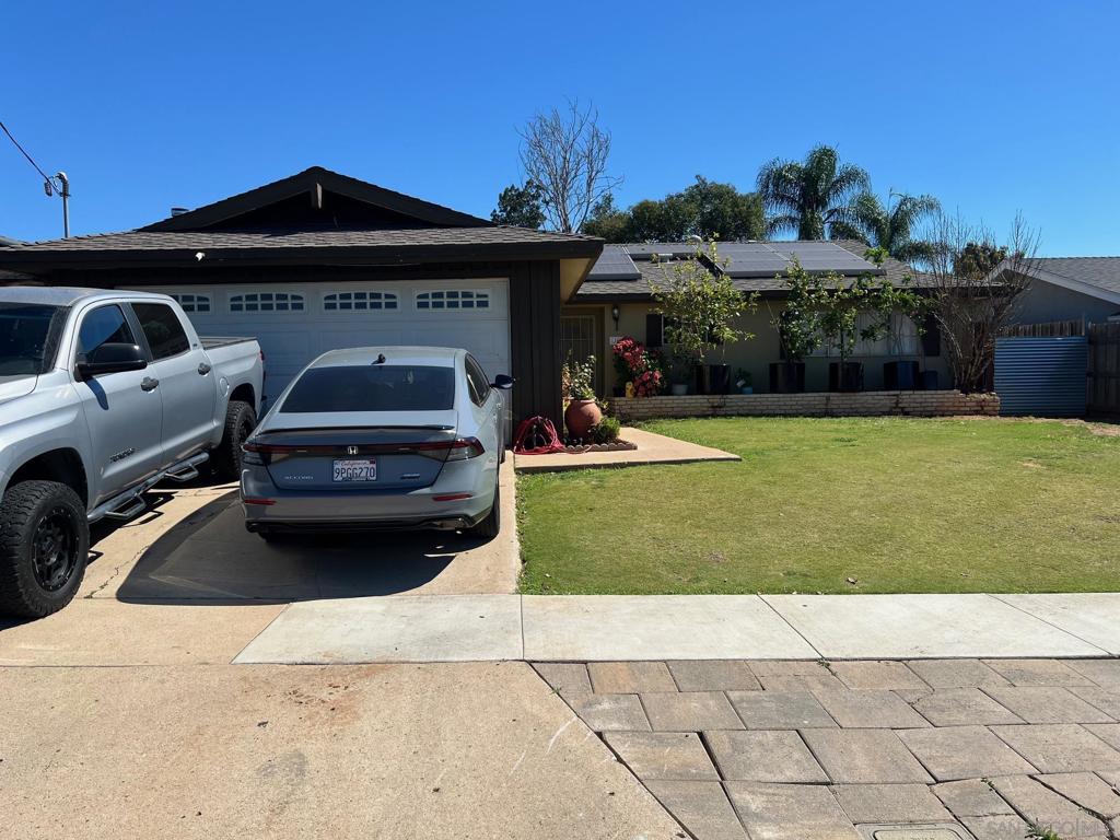 1362 N Elm St Property Photo 1