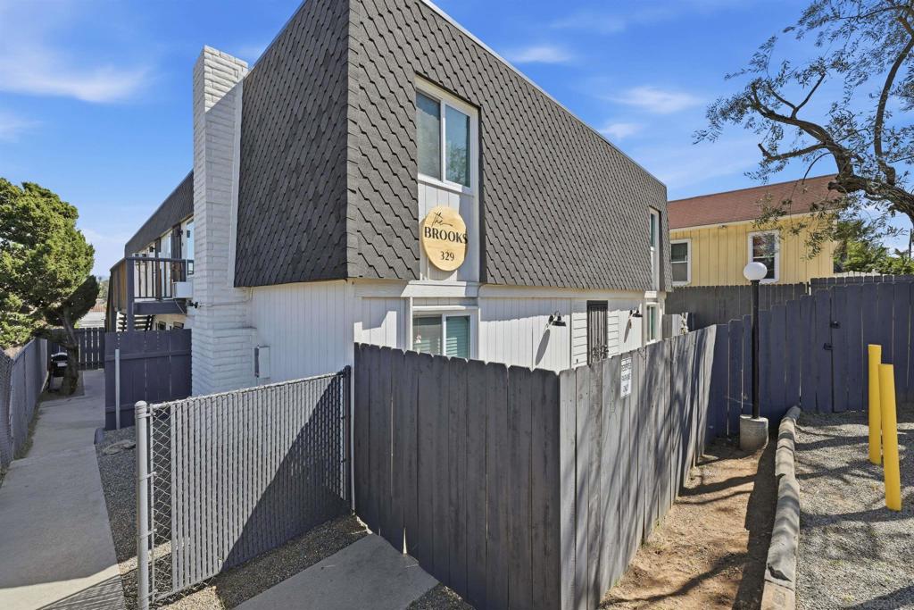 329 N Pico Ave Property Photo 2