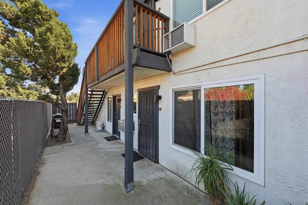 329 N Pico Ave Property Photo 6