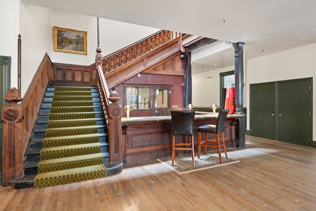 509 Park Boulevard Property Photo 26