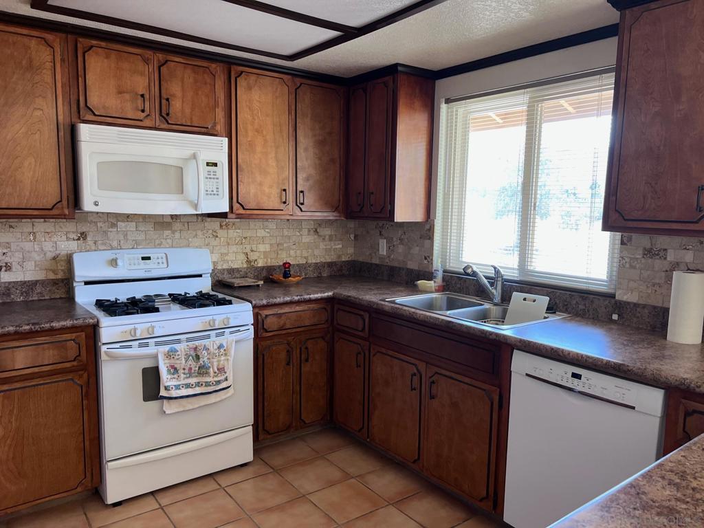 2960 Frying Pan Rd Property Photo 5