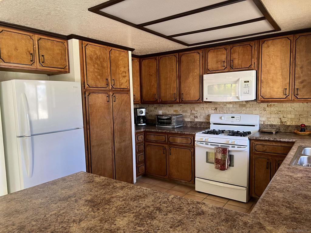2960 Frying Pan Rd Property Photo 10