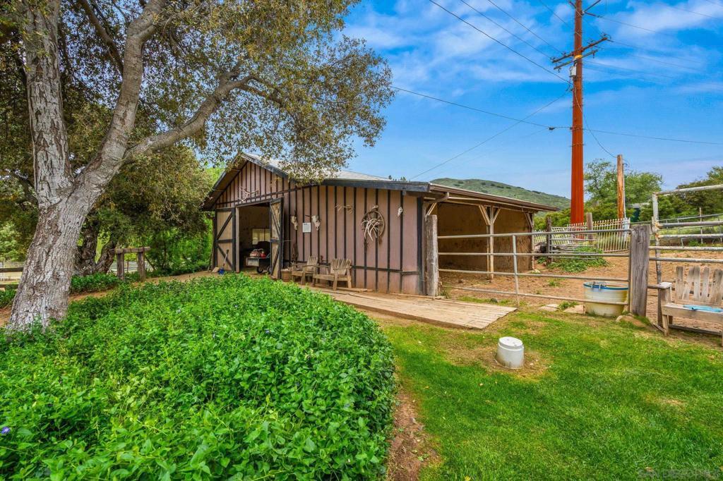 27432 Old Highway 80 Property Photo 4
