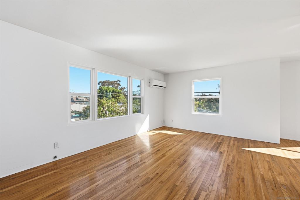 711 W Pennsylvania Avenue Property Photo 8