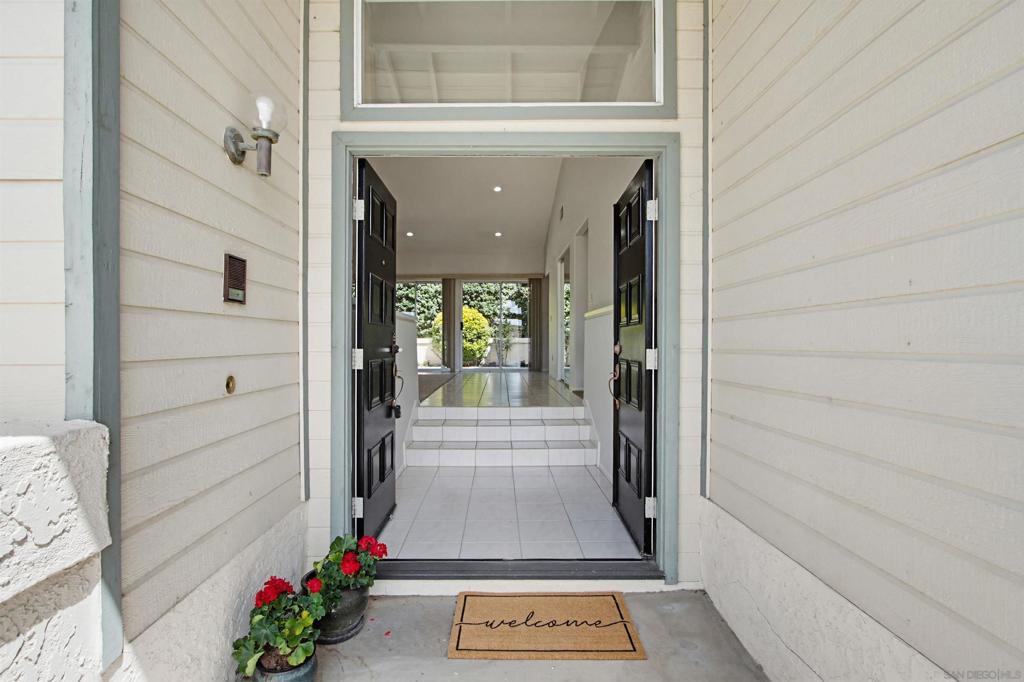 65 Via Casitas Property Photo 4