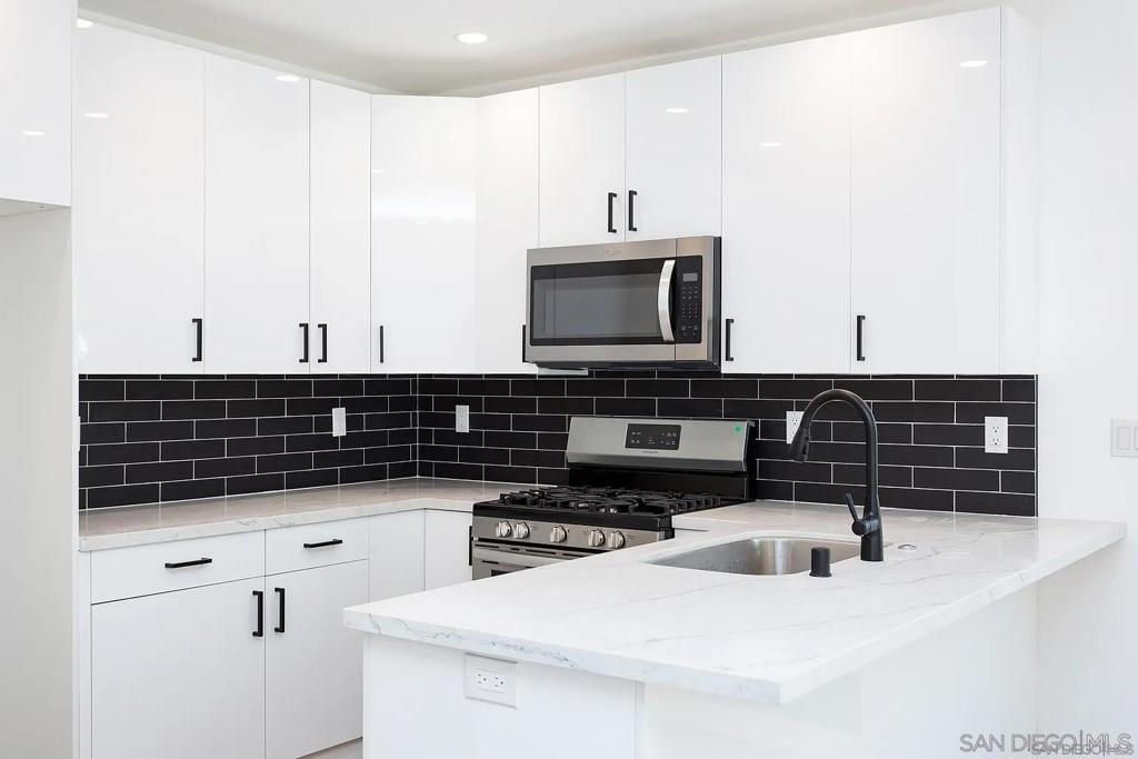 5721 Campanile Way Property Photo 4