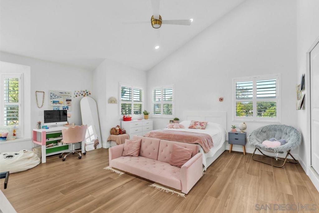 981 Cabrillo Avenue Property Photo 36