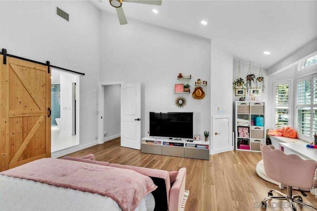 981 Cabrillo Avenue Property Photo 38