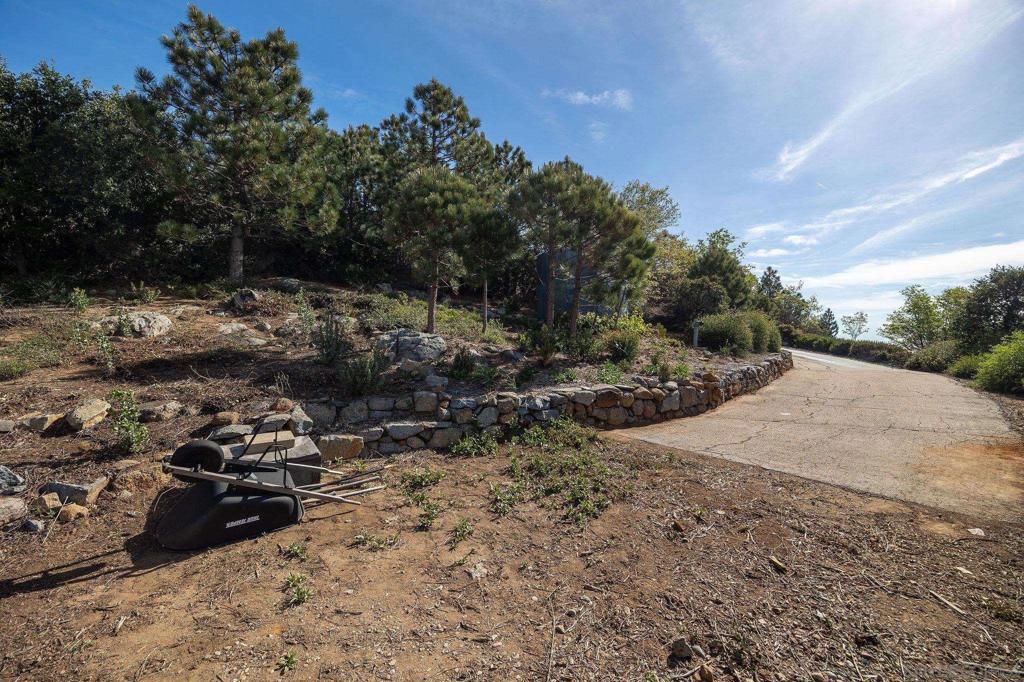 15962 North Peak Rd. Property Photo 3