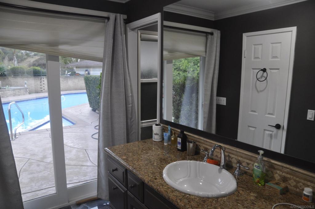 204 Cajon View Dr. Property Photo 27
