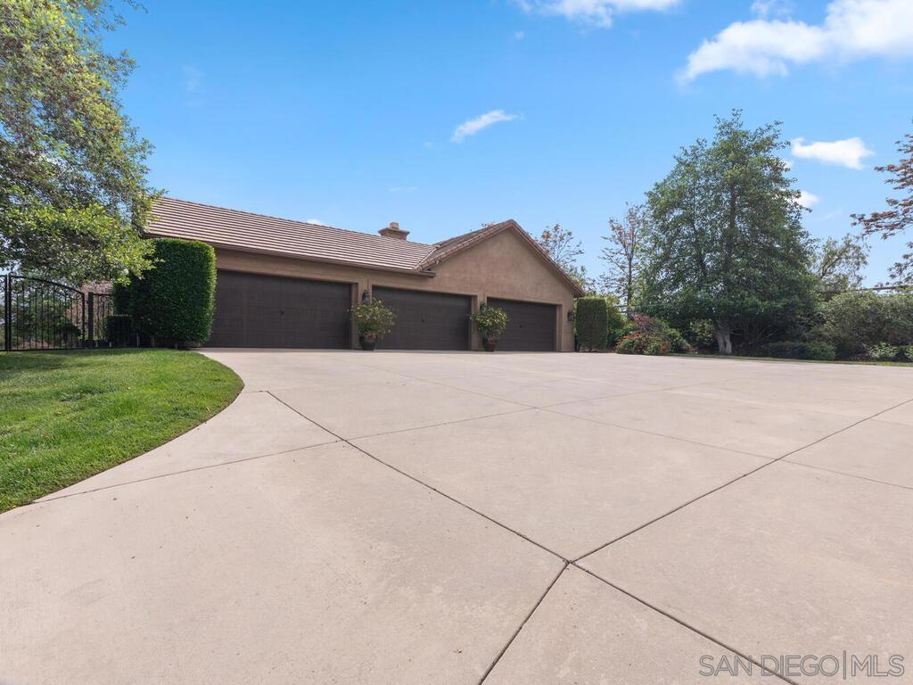 15256 Molly Anne Court Property Photo 3