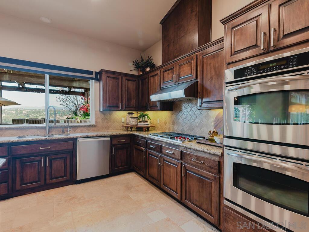 15256 Molly Anne Court Property Photo 23