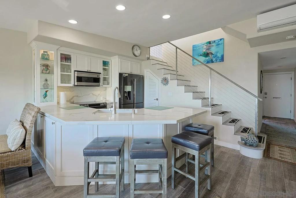 1609 Glorietta Property Photo 3