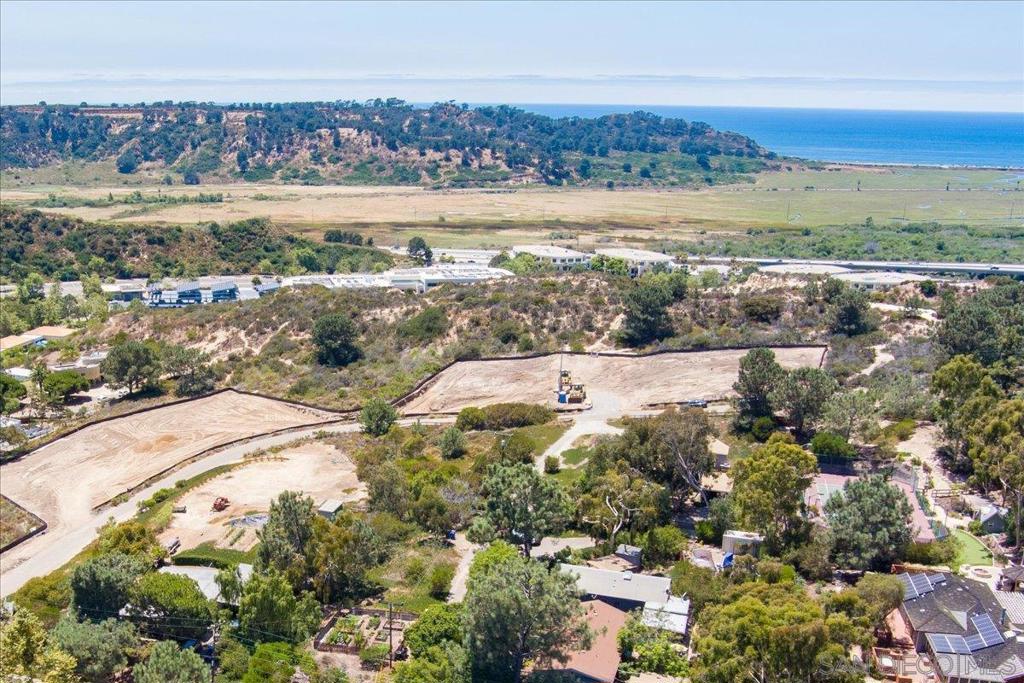 Via Del Mar Property Photo 6