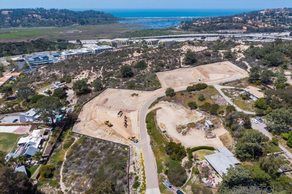 Via Del Mar Property Photo 7
