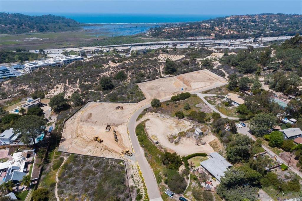 Via Del Mar Property Photo 9