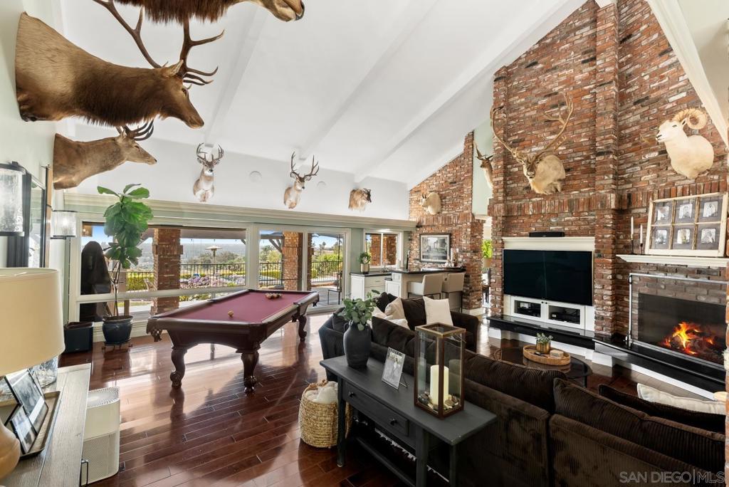 6525 Crystalaire Property Photo 19