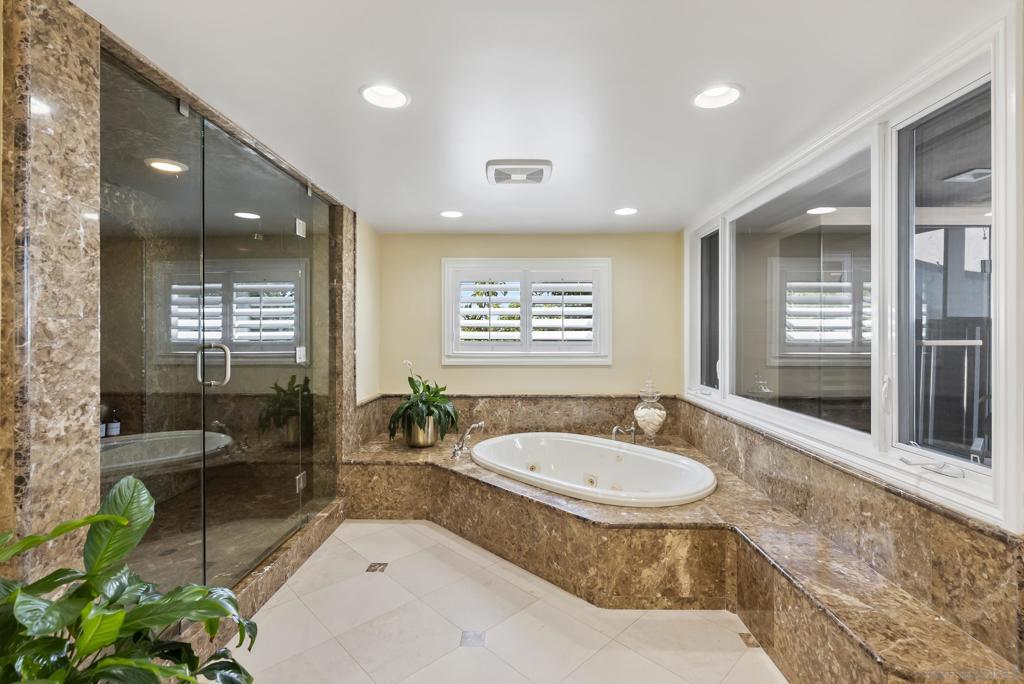 6525 Crystalaire Property Photo 28