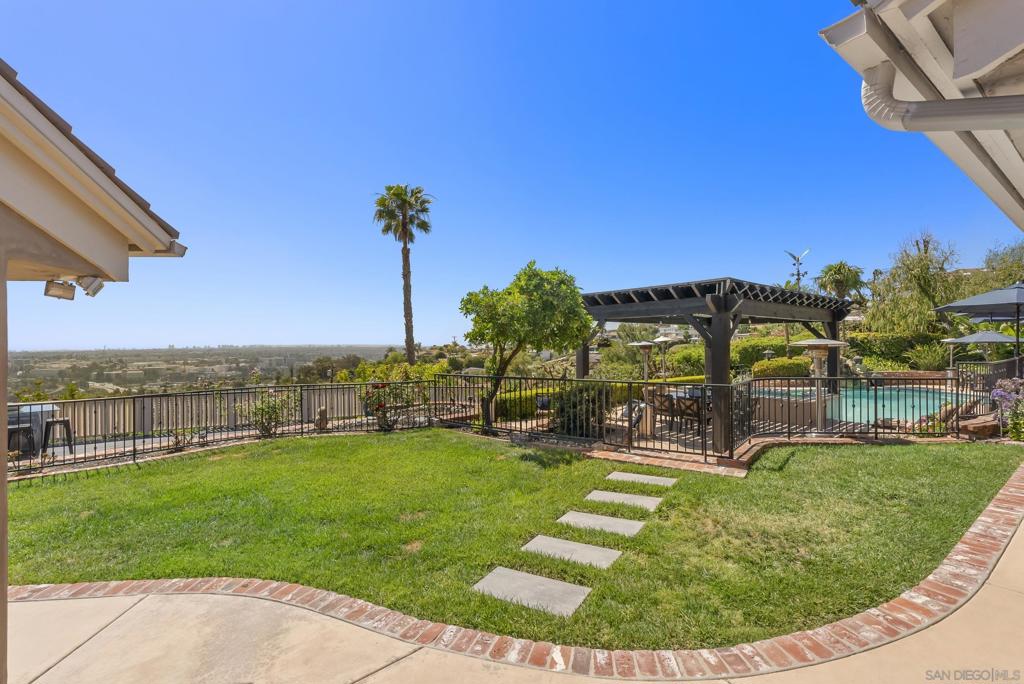 6525 Crystalaire Property Photo 34