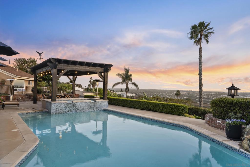 6525 Crystalaire Property Photo 38