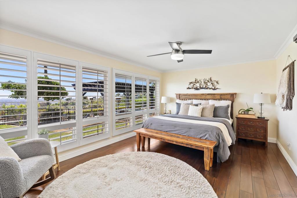 6525 Crystalaire Property Photo 45