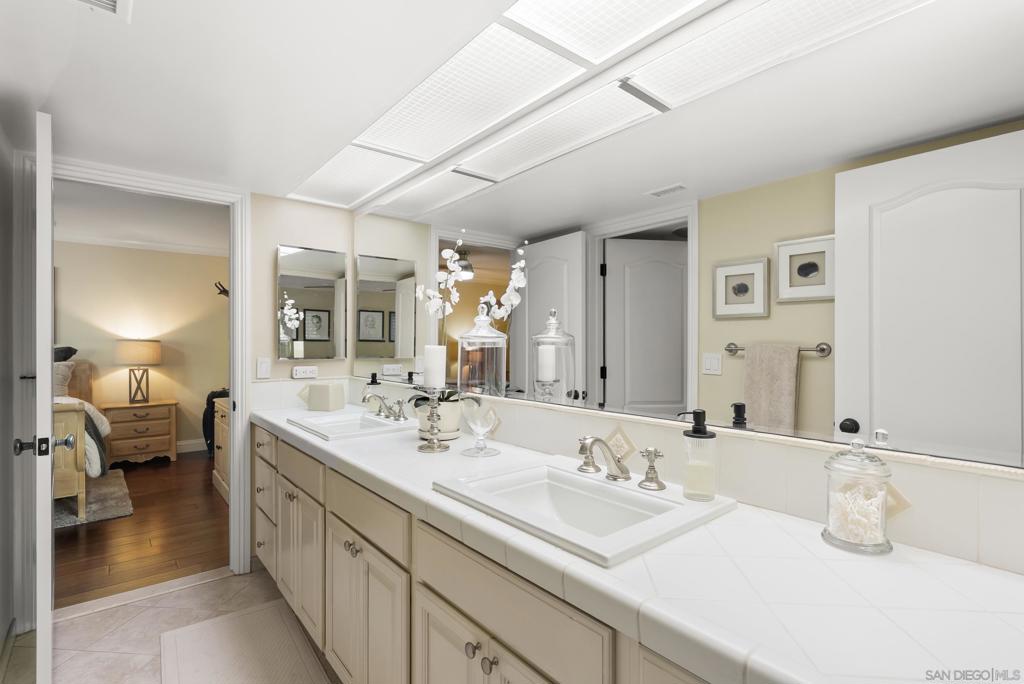 6525 Crystalaire Property Photo 48