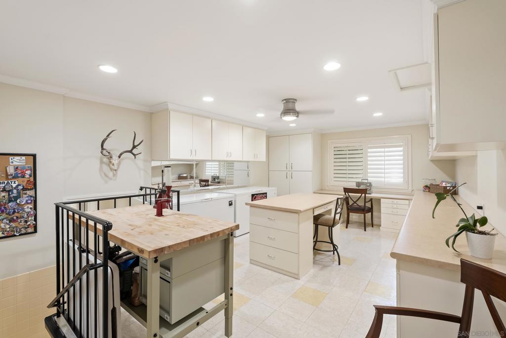 6525 Crystalaire Property Photo 54