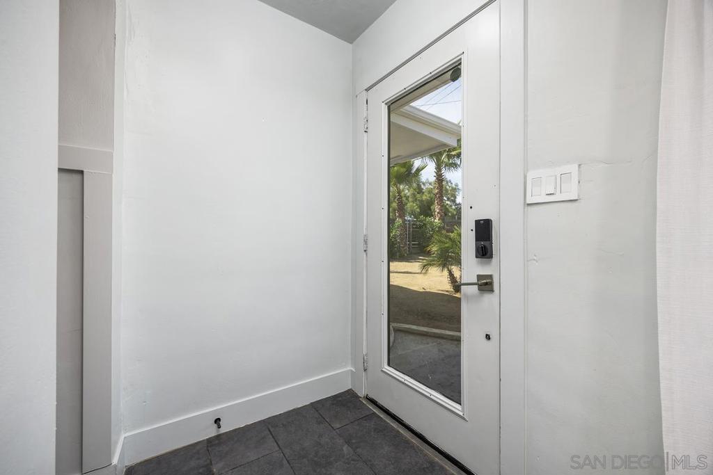 1211 E Mission Road Property Photo 4
