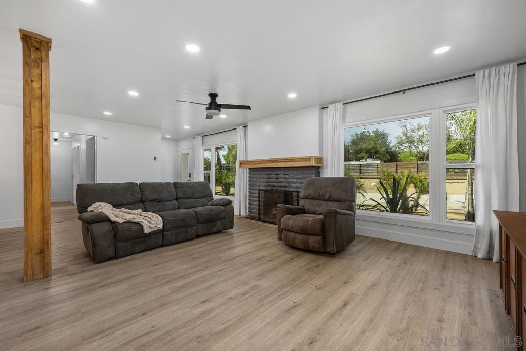 1211 E Mission Road Property Photo 7