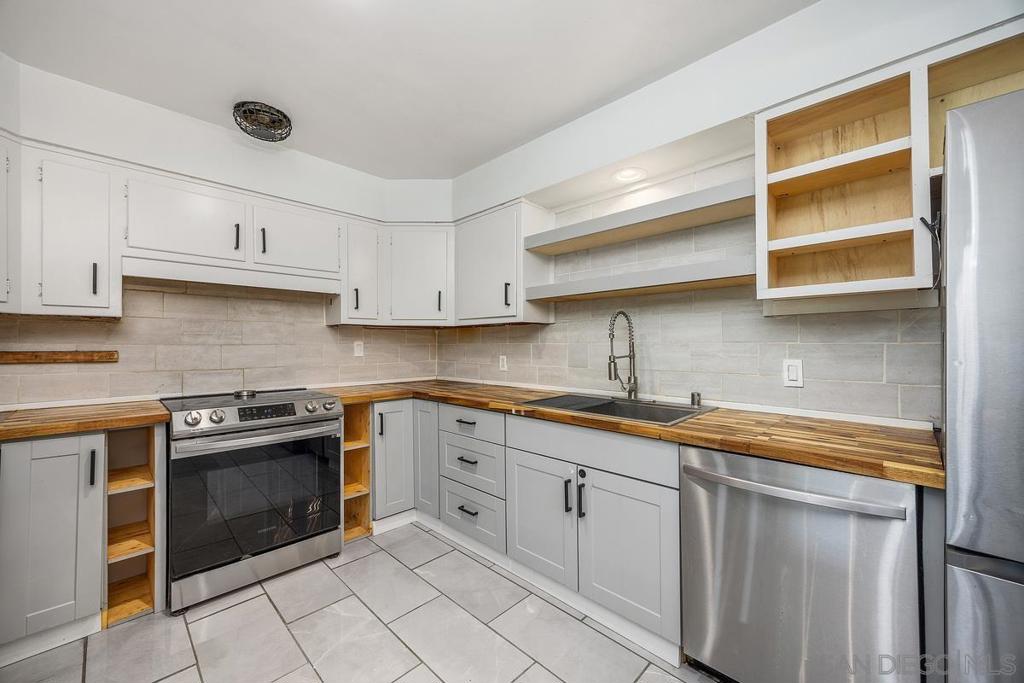 1211 E Mission Road Property Photo 12