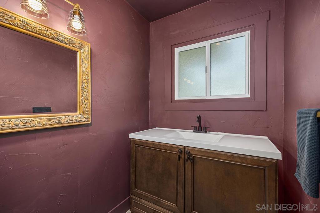 1211 E Mission Road Property Photo 21