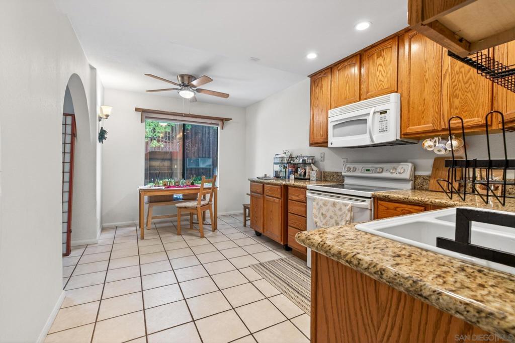 2157 Arnold 201 Property Photo 4