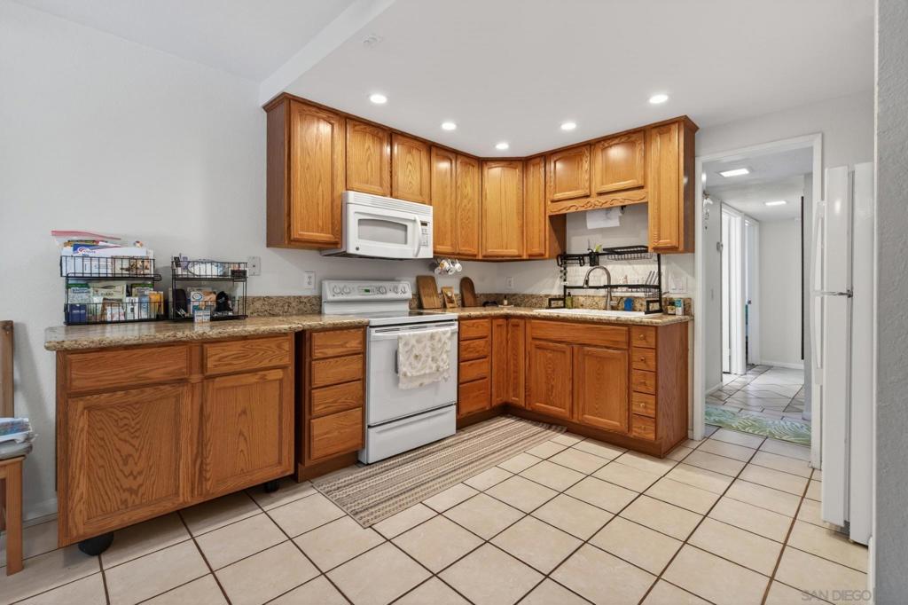 2157 Arnold 201 Property Photo 5