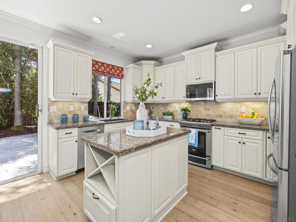 1423 Sapphire Property Photo 13