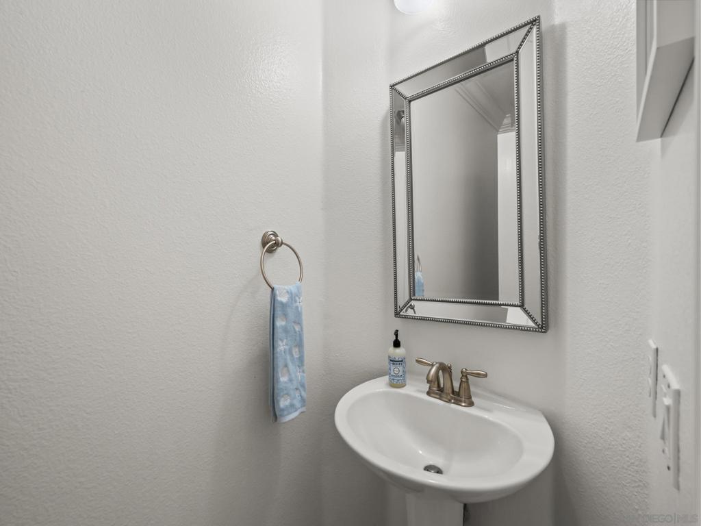 1423 Sapphire Property Photo 21