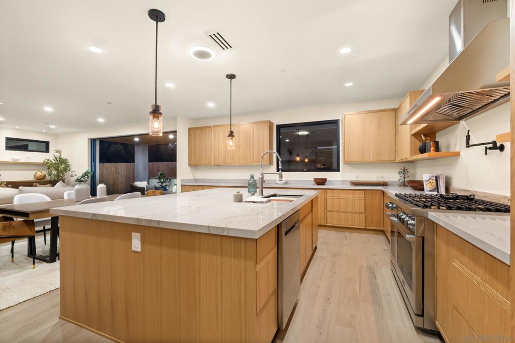 1531 33 Lieta St Property Photo 6