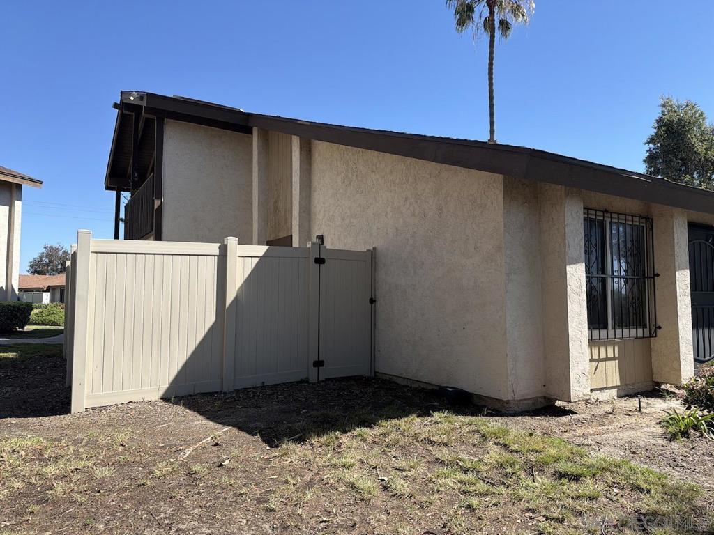8119 Paradise Valley Ct Property Photo 2
