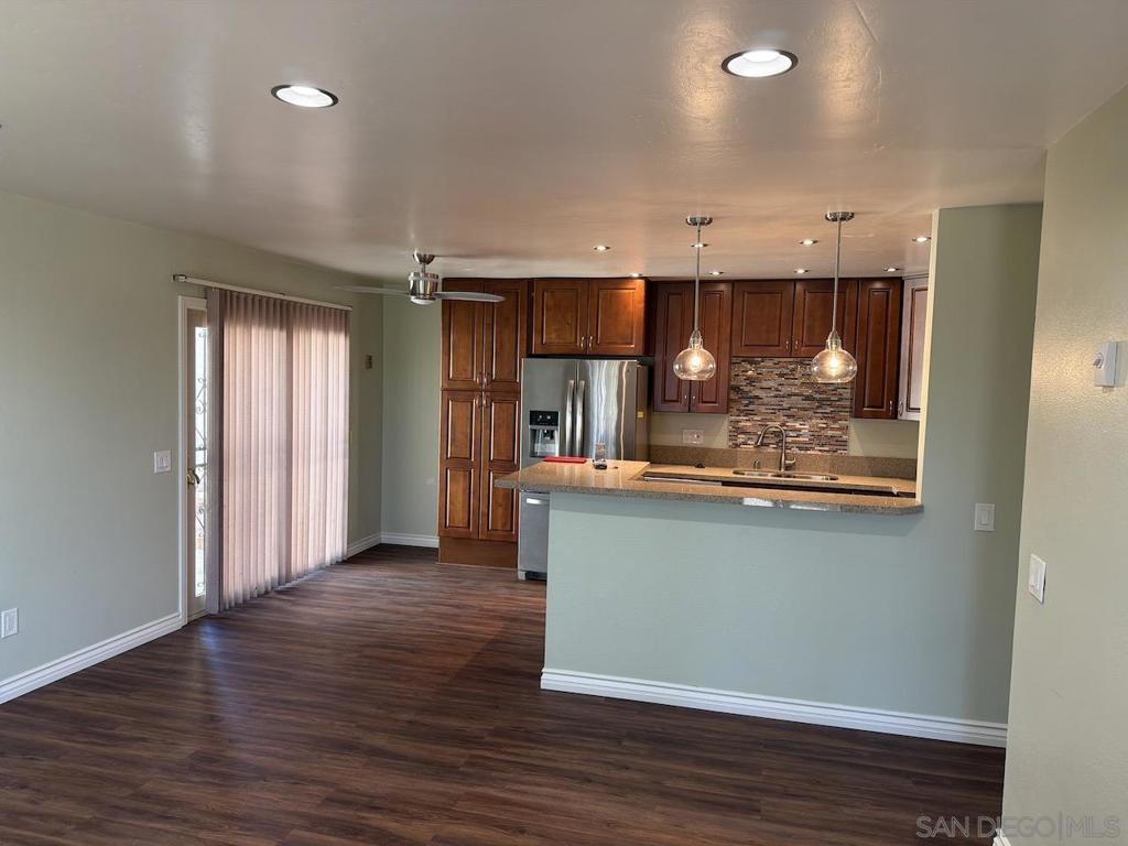 8119 Paradise Valley Ct Property Photo 4