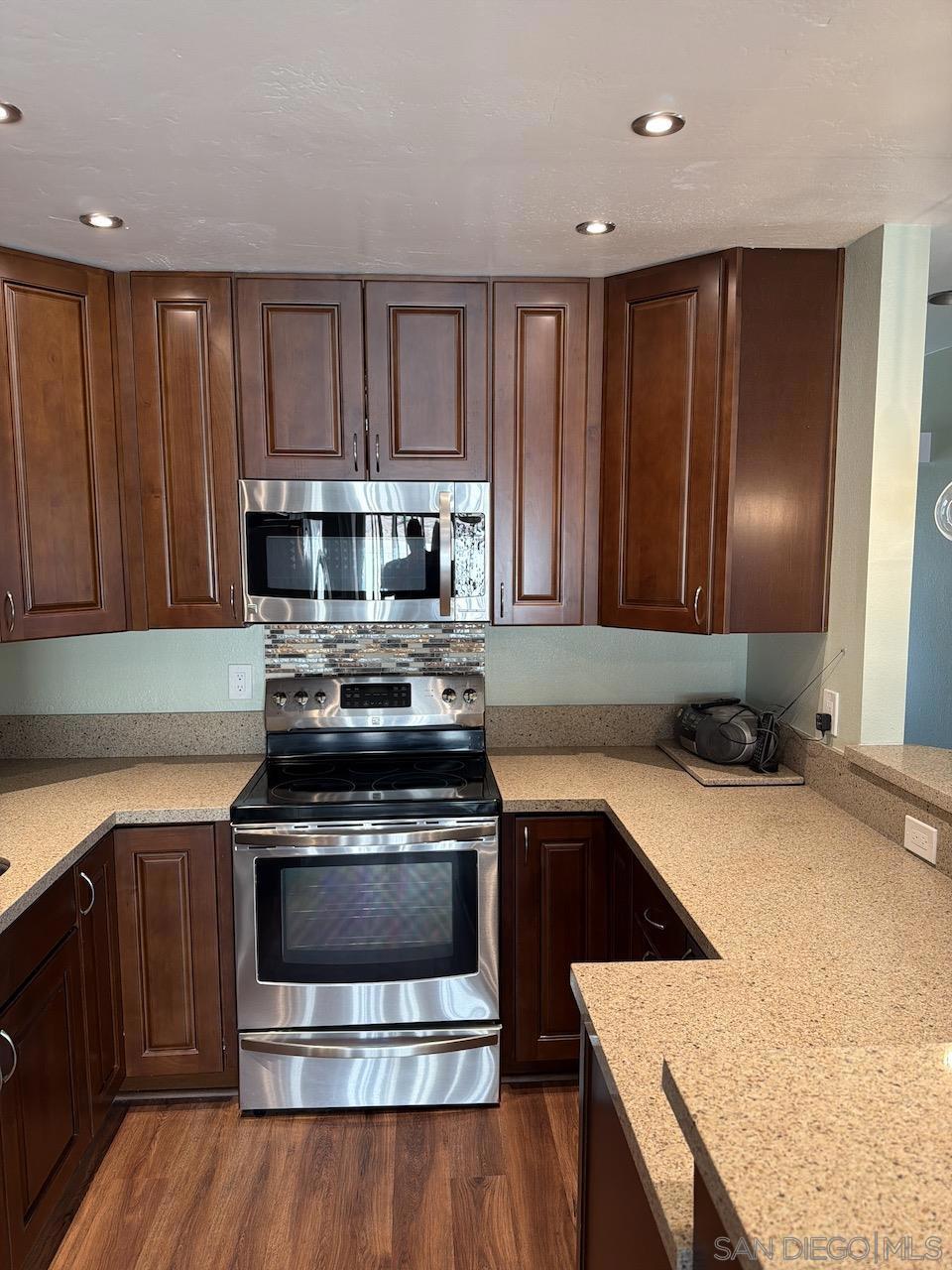 8119 Paradise Valley Ct Property Photo 9