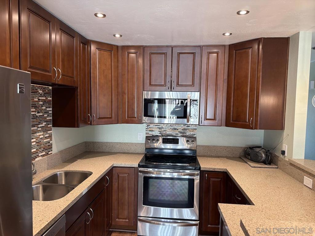 8119 Paradise Valley Ct Property Photo 10