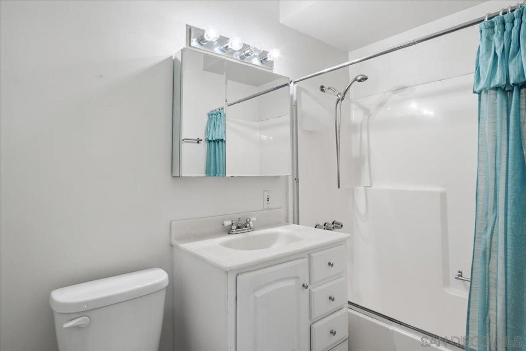 3711 Racine Property Photo 3