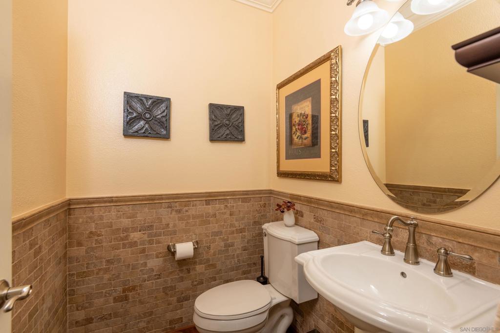17028 New Rochelle Way Property Photo 13