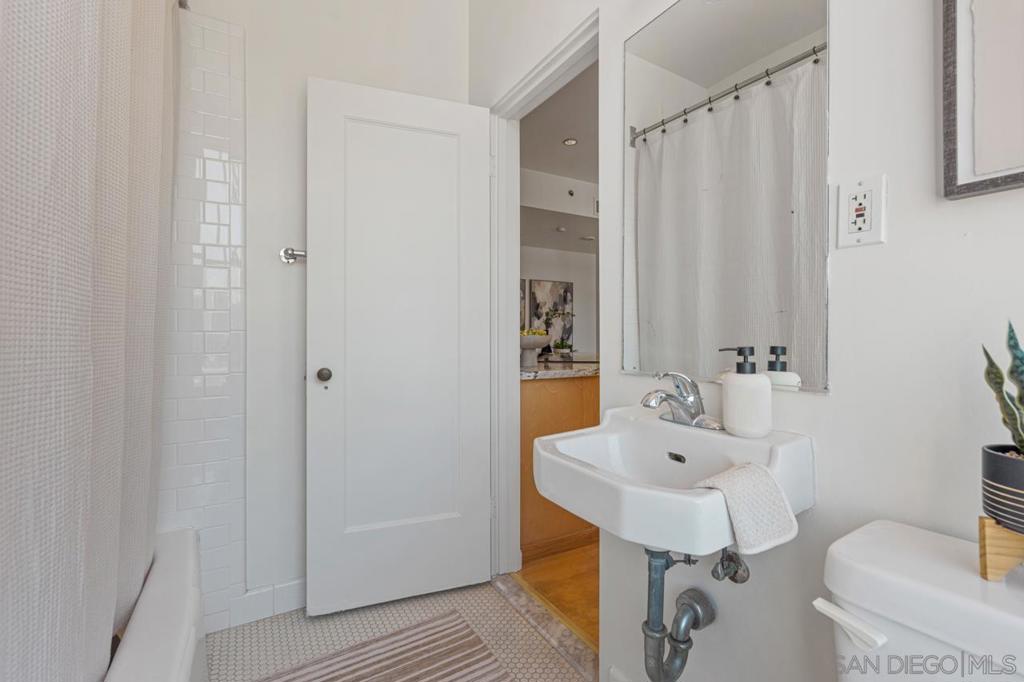 702 Ash 509 Property Photo 29