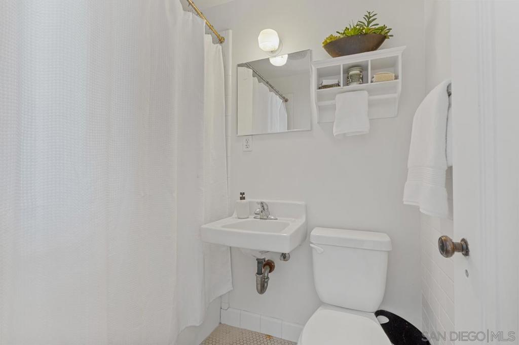 702 Ash 509 Property Photo 35