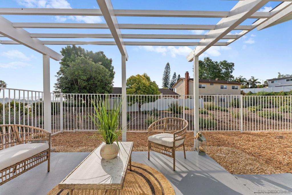 2427 Fieldlane Pl 3 Property Photo 2